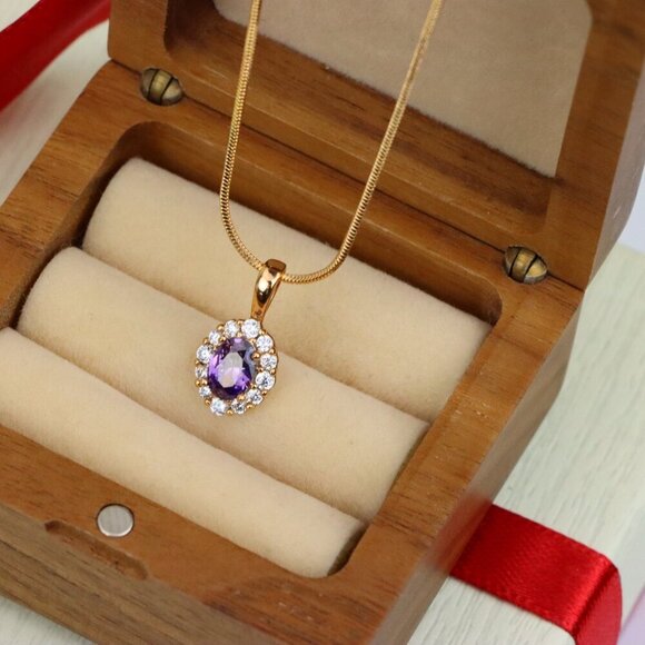 "Purple Oval Pendant with Halo in Gold-Plated Brass – Delicate Glamour, XPPT1816 - Picture 6 of 13